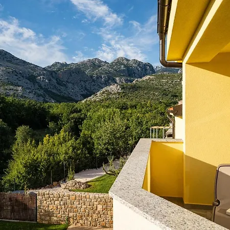 Point Paklenica شقة